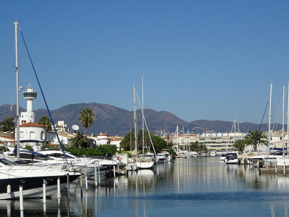 Empuriabrava Apartaments - Nº7 Экстерьер фото